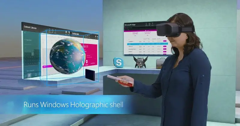 Windows Holographic VR